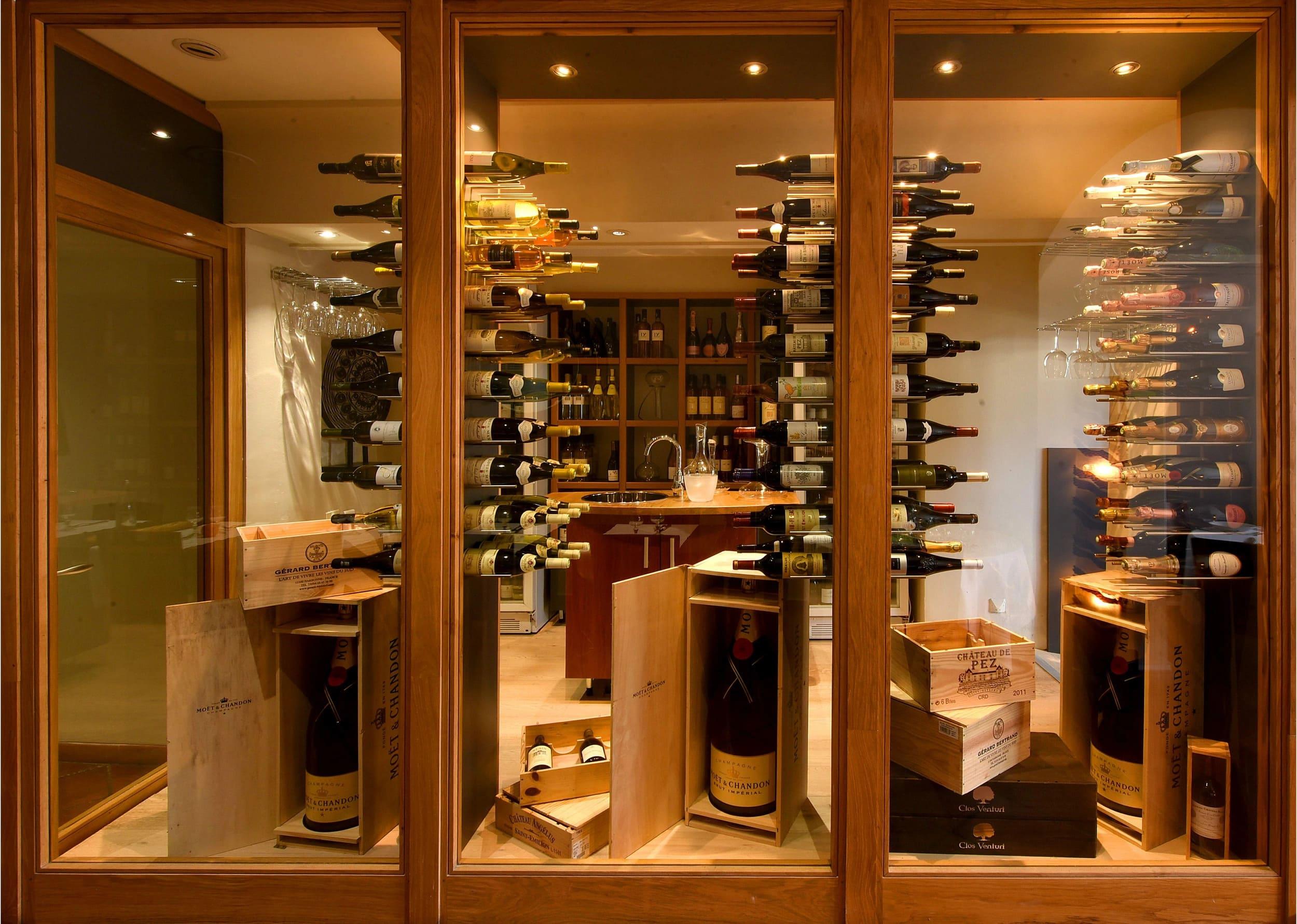 restaurant gastronomique avec grande cave à vin a Bonifacio